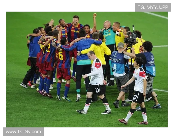 如何高效联系并吸引足球转身技术精湛的球员加入你的团队